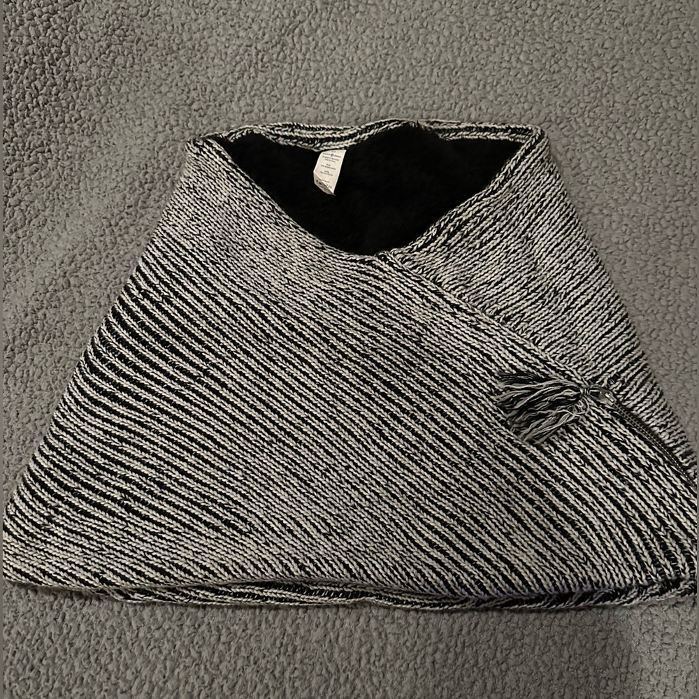 Lululemon infinity scarf